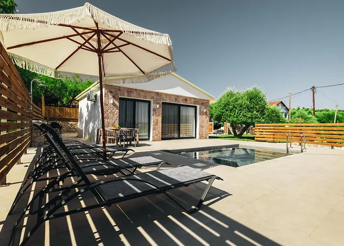 An Ar Villa Tragáki